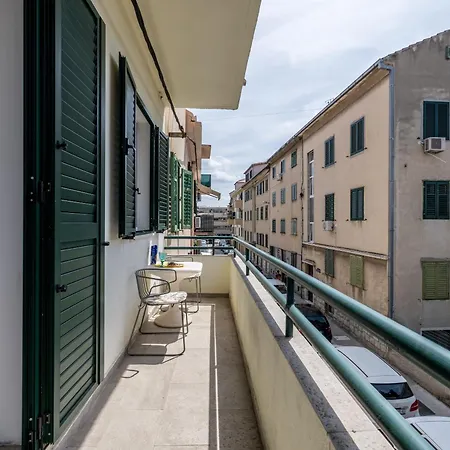 Comfy 2-bedroom In Great Location Close To It *