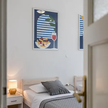 Comfy 2-bedroom In Great Location Close To It Apartman *