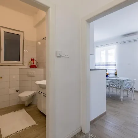 Apartman Comfy 2-bedroom In Great Location Close To It